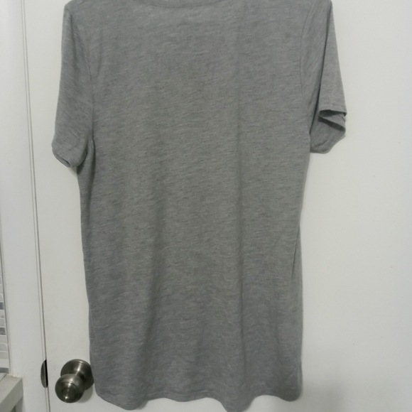 Disney Minnie Mouse Gray Red Black Short Sleeve T Shirt - Picture 3 of 4